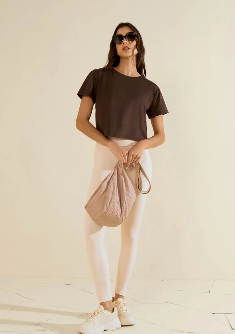 Blusa Morena Rosa Solta Decote Careca Manga Curta Padrão Marrom