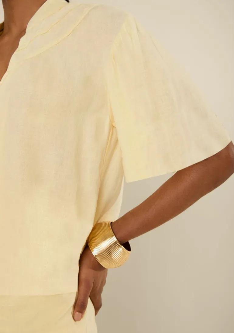 Blusa Morena Rosa Solta Decote V Manga Curta Padrão Amarelo
