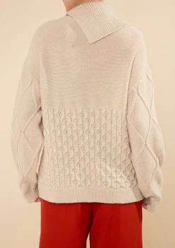 Blusa Morena Rosa Solta Gola Alta Manga Longa Padrão Bege