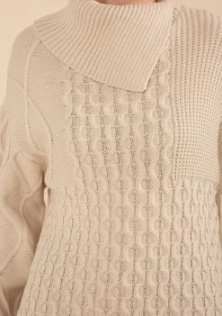 Blusa Morena Rosa Solta Gola Alta Manga Longa Padrão Bege