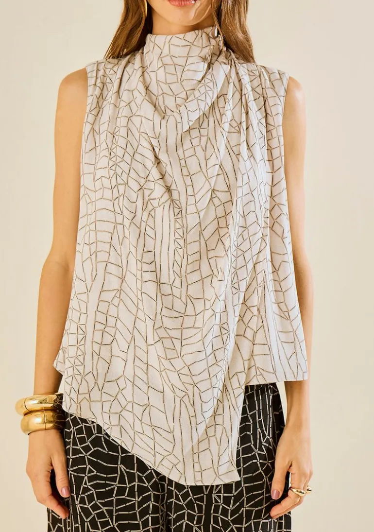 Blusa Morena Rosa Solta Gola Alta Sem Manga Alongada Off White