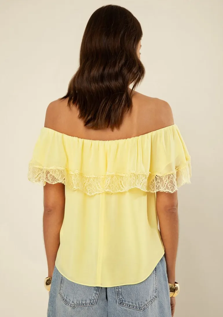 Blusa Morena Rosa Solta Ombro A Ombro Sem Manga Padrão Amarelo