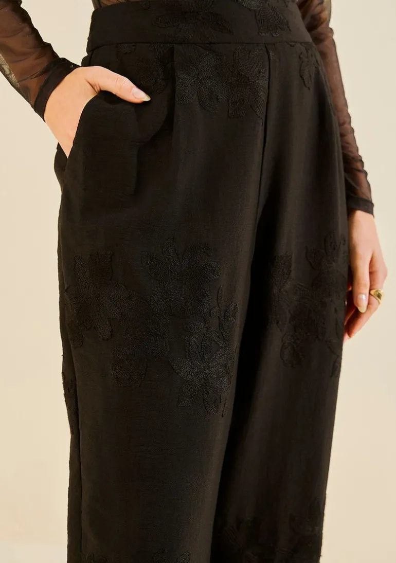 Calça Morena Rosa Cenoura Alta Preto