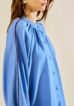 Camisa Morena Rosa Solta Decote Careca Manga Longa Padrão Azul