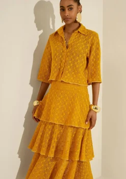 Camisa Morena Rosa Solta Gola Clássica Manga Curta Padrão Amarelo