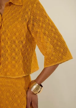 Camisa Morena Rosa Solta Gola Clássica Manga Curta Padrão Amarelo