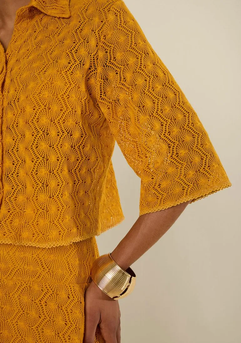 Camisa Morena Rosa Solta Gola Clássica Manga Curta Padrão Amarelo
