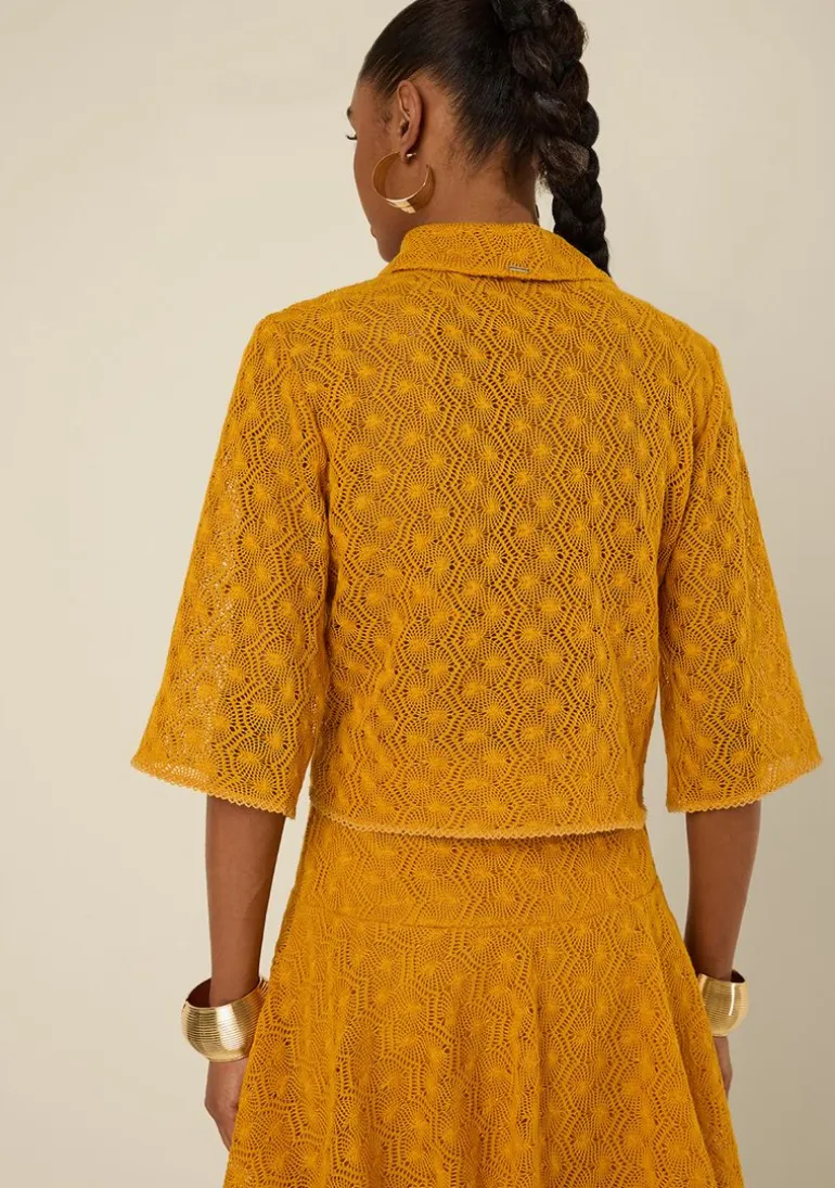 Camisa Morena Rosa Solta Gola Clássica Manga Curta Padrão Amarelo