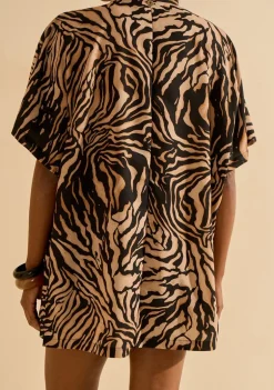 Camisa Morena Rosa Solta Gola Padre Manga Curta Alongada Preto