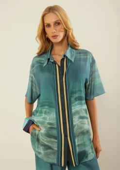 Camisa Morena Rosa Solta Gola Clássica Manga Curta Padrão Verde