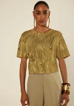 Camiseta Morena Rosa Solta Decote Careca Manga Curta Padrão Amarelo