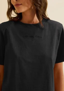 Camiseta Morena Rosa Solta Decote Careca Manga Curta Padrão Preto