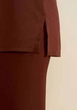 Regata Morena Rosa Solta Decote Careca Padrão Marrom