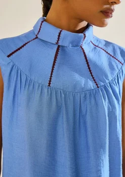 Regata Morena Rosa Solta Gola Alta Padrão Azul