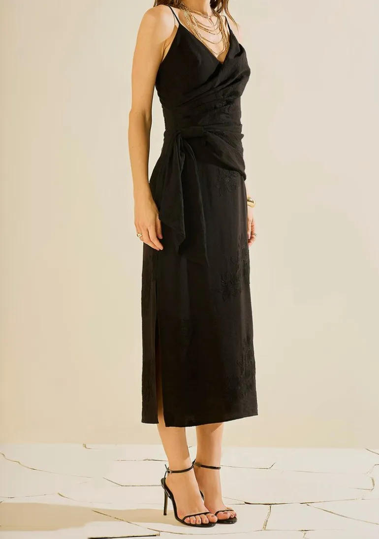 Vestido Morena Rosa Ajustado Decote Transpassado Com Alça Longo Preto