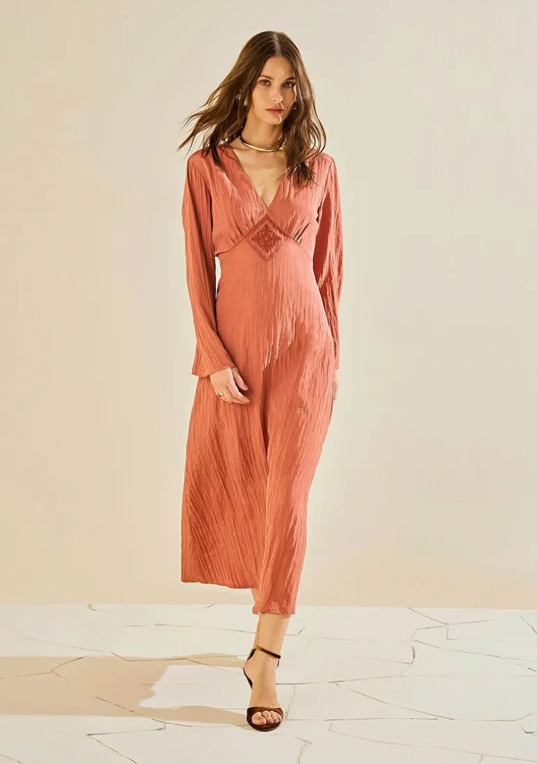 Vestido Morena Rosa Ajustado Decote V Manga Longa Midi Marrom