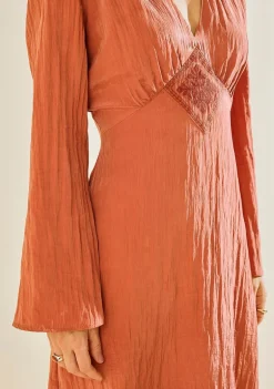 Vestido Morena Rosa Ajustado Decote V Manga Longa Midi Marrom