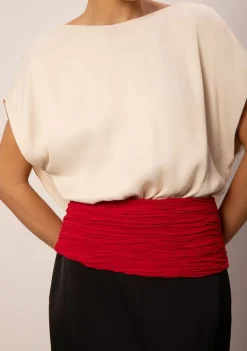 Vestido Morena Rosa Ajustado Decote Canoa Sem Manga Midi Bege