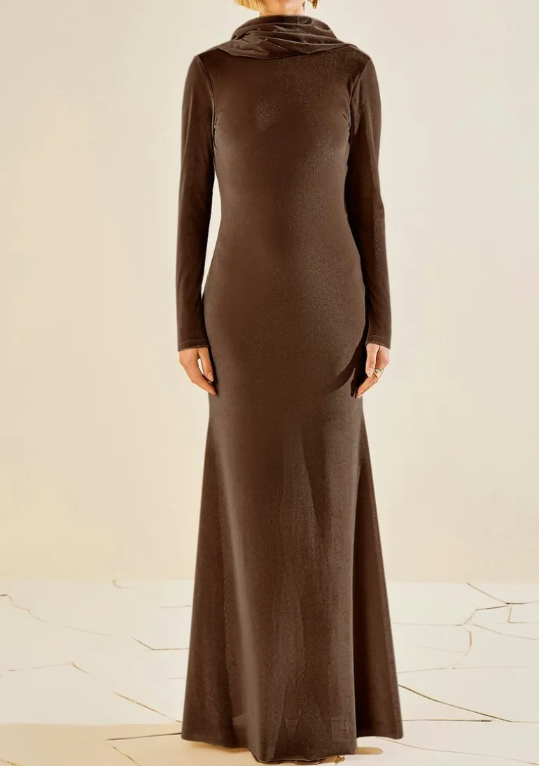 Vestido Morena Rosa Ajustado Decote Canoa Manga Longa Longo Marrom