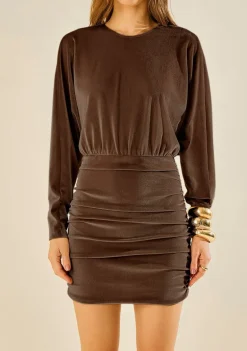 Vestido Morena Rosa Ajustado Decote Careca Manga Longa Curto Marrom