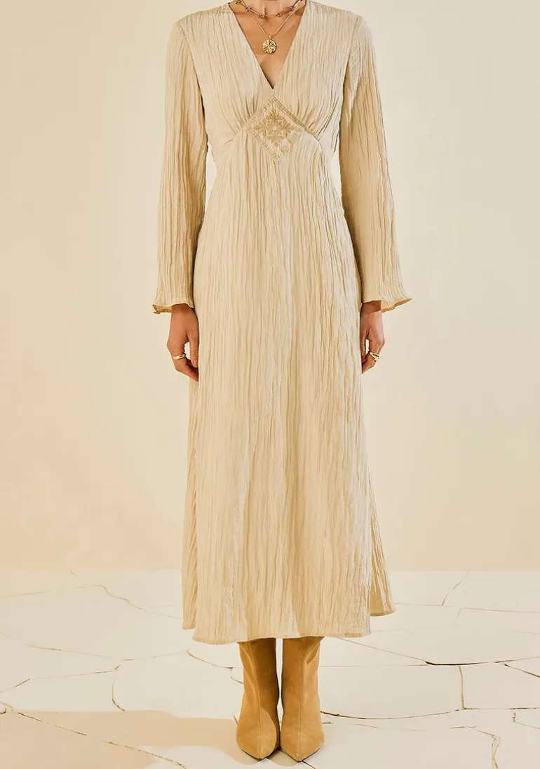 Vestido Morena Rosa Ajustado Decote V Manga Longa Midi Bege